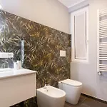 Aqua Domus Apartment *