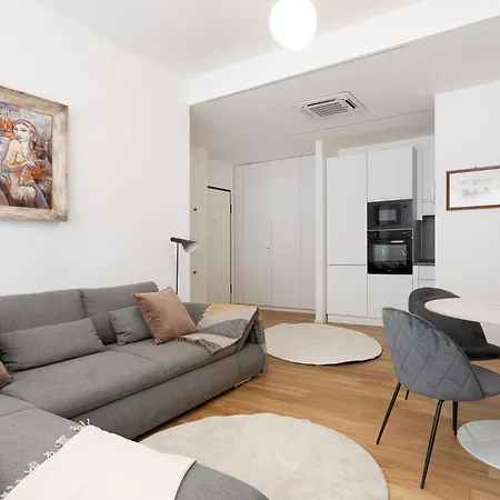 Apartment Aqua Domus